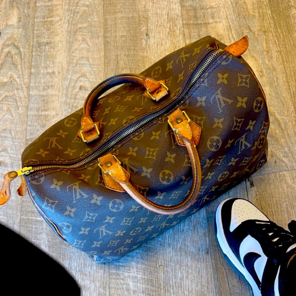 Authentic Speedy 35
